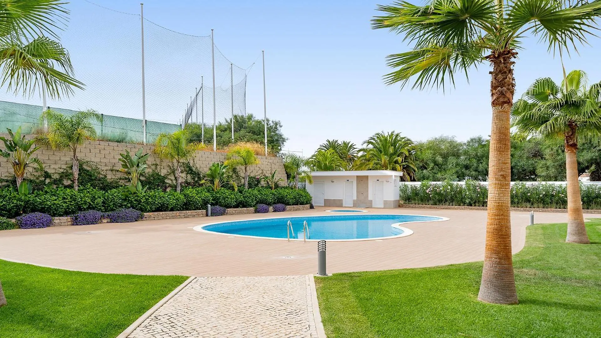 Lagos Design Apartment 3 With Pool By Homing