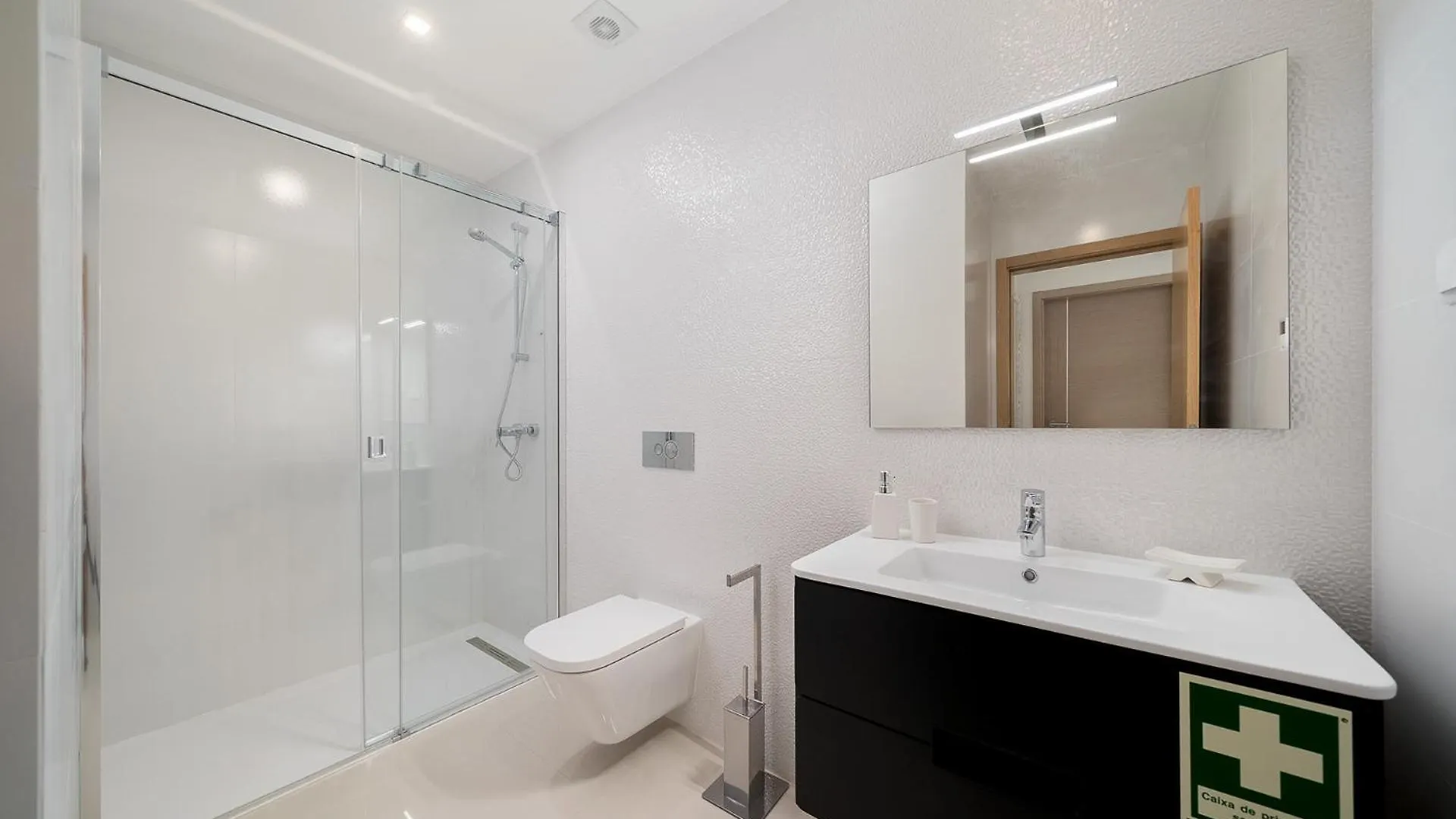 Lagos Design Apartment 3 With Pool By Homing