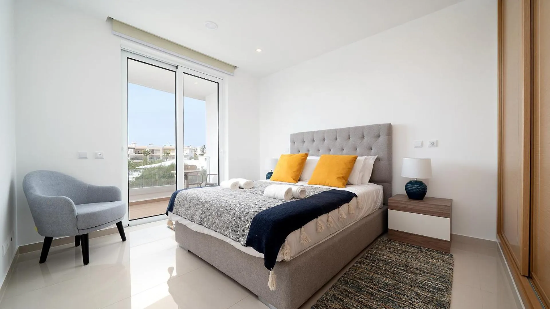 Lagos Design Apartment 3 With Pool By Homing