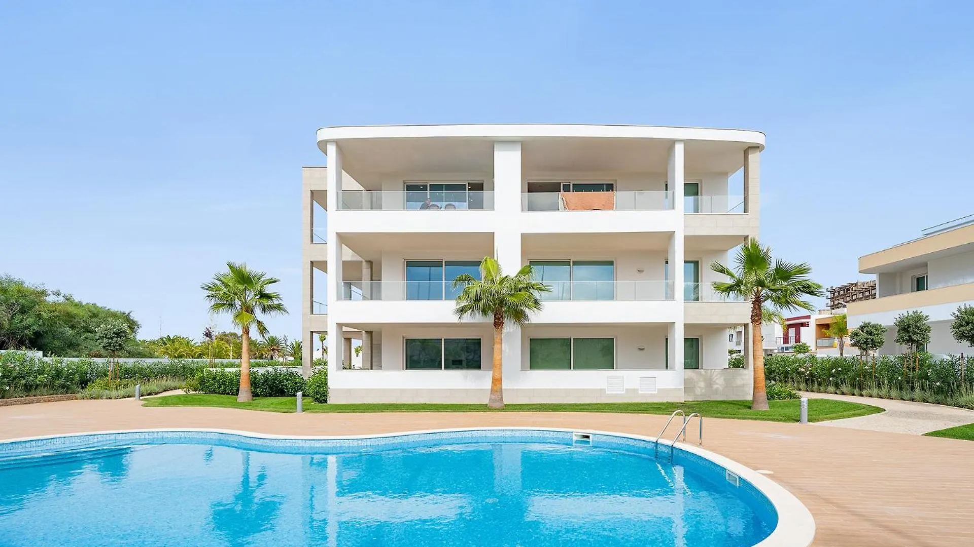 Lagos Design Apartment 3 With Pool By Homing