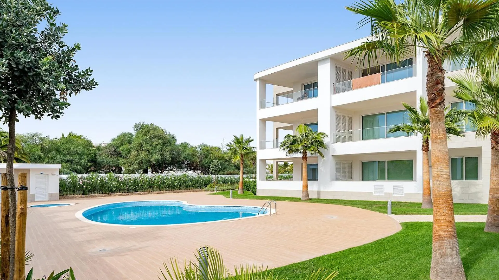 Lagos Design Apartment 3 With Pool By Homing