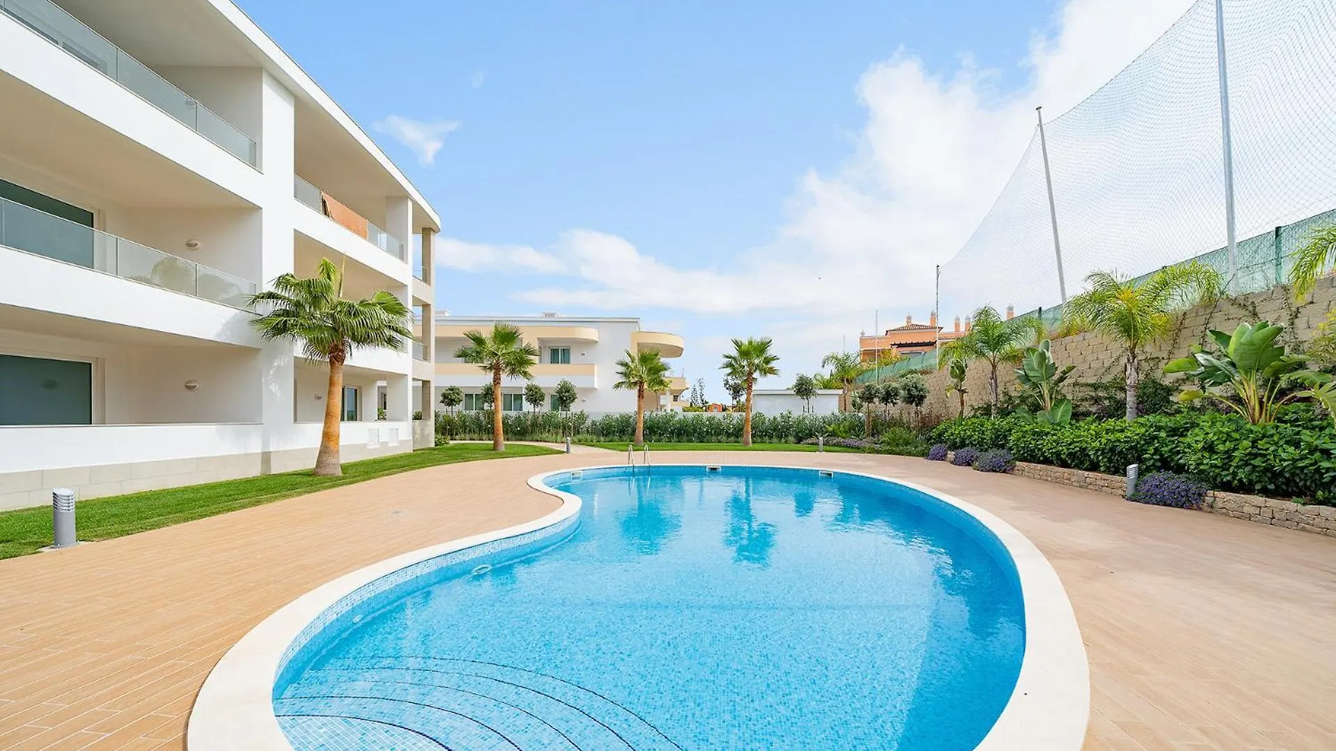 Lagos Design Apartment 3 With Pool By Homing